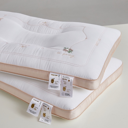 91家纺网 家纺一手货源 找家纺 （总）乐可 2024新款牡丹蚕咝蛋白枕 枕头枕芯