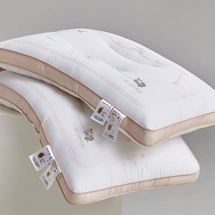 91家纺网 家纺一手货源 找家纺 （总）乐可 2024新款牡丹蚕咝蛋白枕 枕头枕芯