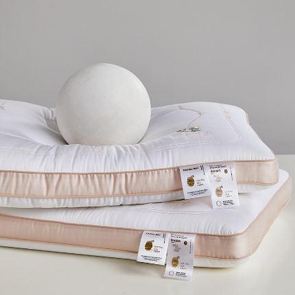 91家纺网 家纺一手货源 找家纺 （总）乐可 2024新款牡丹蚕咝蛋白枕 枕头枕芯