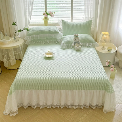 91家纺网 家纺一手货源 找家纺 （总）2025新款A类PE速冷凉感床裙款凉席三件套冰豆豆床盖款夏被四件套