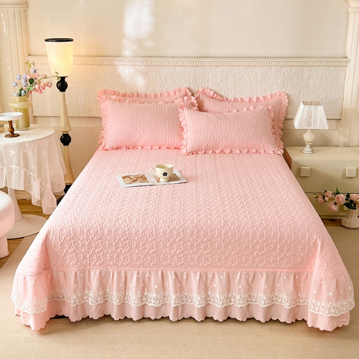 91家纺网 家纺一手货源 找家纺 （总）苏米娜2025韩版少女心法式公主风水洗棉蕾丝花边夏被床盖款四件套泡泡棉小竺棉凉蝴蝶结夏被床盖款四件套