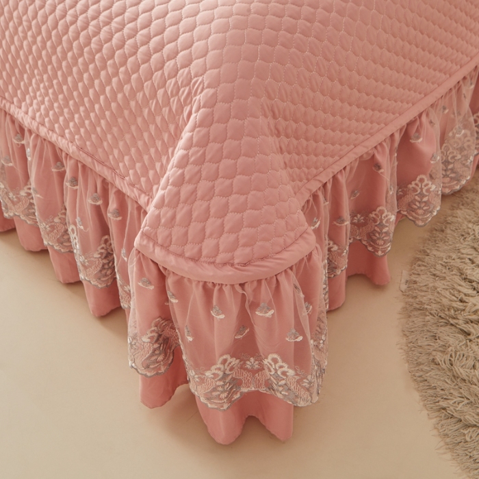 91家纺网 家纺一手货源 找家纺 紫碧螺家纺 2024新款刺绣花边床裙式床盖（仿天丝） 豆沙