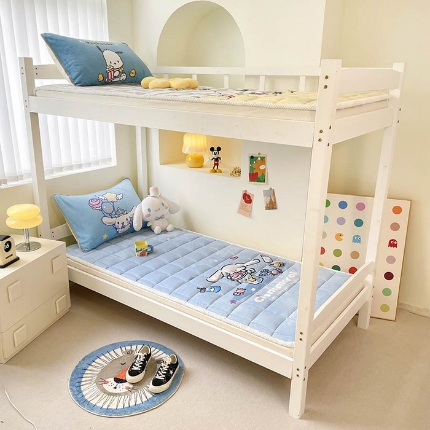 91家纺网 家纺一手货源 找家纺 （总）米帛家纺 2024新款三丽鸥牛奶绒学生床垫软垫