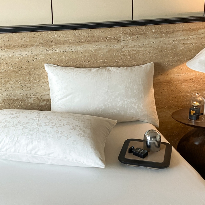 91家纺网 家纺一手货源 找家纺 琪格格2024新款纯棉贡缎大提花四件套 全棉提花-清影本白