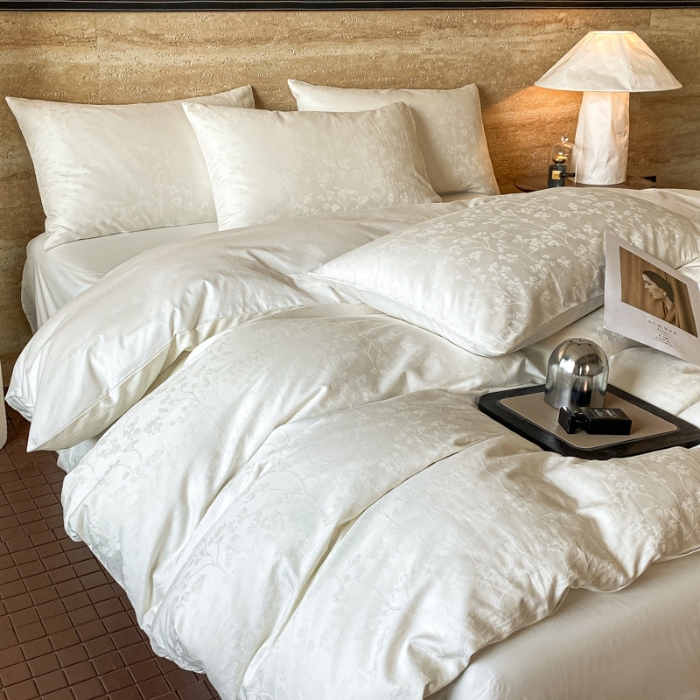 91家纺网 家纺一手货源 找家纺 琪格格2024新款纯棉贡缎大提花四件套 全棉提花-清影本白