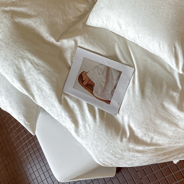 91家纺网 家纺一手货源 找家纺 琪格格2024新款纯棉贡缎大提花四件套 全棉提花-清影本白