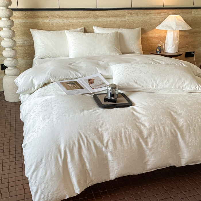 91家纺网 家纺一手货源 找家纺 琪格格2024新款纯棉贡缎大提花四件套 全棉提花-清影本白