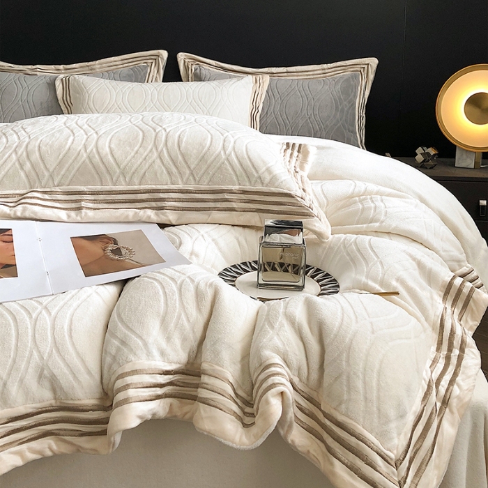 91家纺网 家纺一手货源 找家纺 （总）2023款烂花牛奶绒贴布绣四件套高克重保暖套件