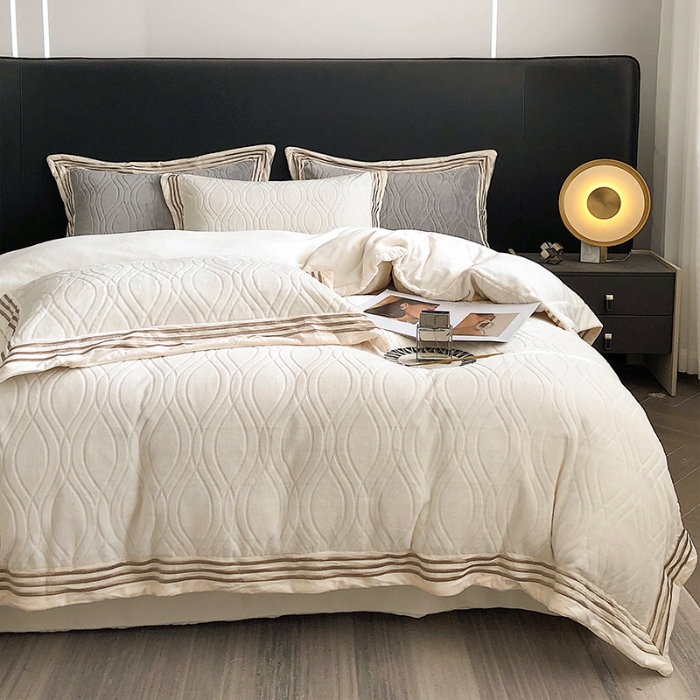 91家纺网 家纺一手货源 找家纺 （总）2023款烂花牛奶绒贴布绣四件套高克重保暖套件