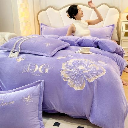 91家纺网 家纺一手货源 找家纺 （总）2025大版花卉牛奶绒四件套小香风高克重加厚兔毛绒240g牛奶绒工艺款刺绣花四件套婴儿宝宝兔兔绒法莱金貂绒刺绣花四件套