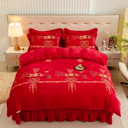 91家纺网 家纺一手货源 找家纺 （总）博兰蒂 2025新款床裙款高克重牛奶绒印花四件套