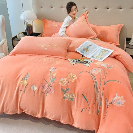 91家纺网 家纺一手货源 找家纺 （总）2025大版花卉牛奶绒四件套小香风高克重加厚兔毛绒240g牛奶绒工艺款刺绣花四件套婴儿宝宝兔兔绒法莱金貂绒刺绣花四件套