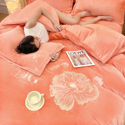 91家纺网 家纺一手货源 找家纺 （总）2025大版花卉牛奶绒四件套小香风高克重加厚兔毛绒240g牛奶绒工艺款刺绣花四件套婴儿宝宝兔兔绒法莱金貂绒刺绣花四件套