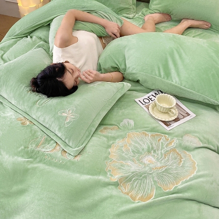 91家纺网 家纺一手货源 找家纺 （总）2025大版花卉牛奶绒四件套小香风高克重加厚兔毛绒240g牛奶绒工艺款刺绣花四件套婴儿宝宝兔兔绒法莱金貂绒刺绣花四件套