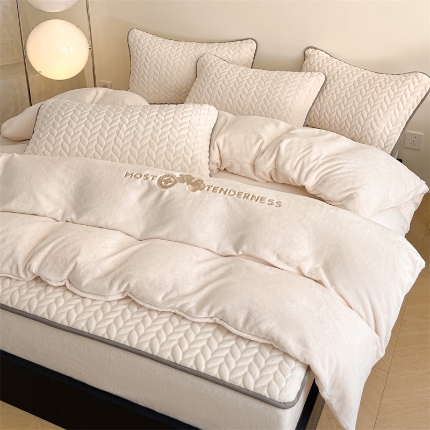 91家纺网 家纺一手货源 找家纺 （总）欧邦 轻奢牛奶绒刺绣夹棉床笠单品可组合三件套四件套