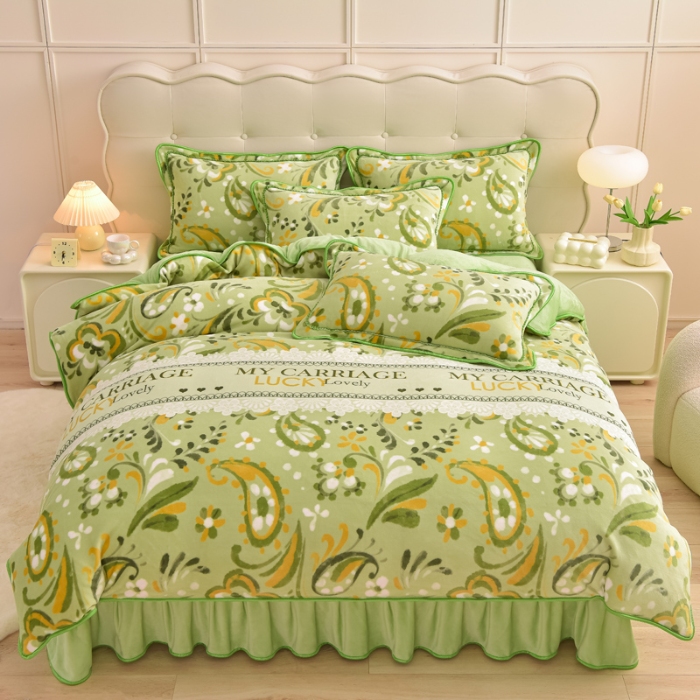 91家纺网 家纺一手货源 找家纺 赛丽雅 2025新款牛奶绒床裙四件套8-9斤法莱绒直播爆款日产2万套 绿意盎然