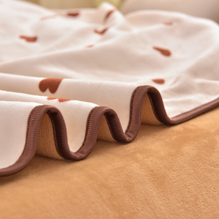 91家纺网 家纺一手货源 找家纺 赛丽雅 2025新款牛奶绒床裙四件套8-9斤法莱绒直播爆款日产2万套 小爱心咖