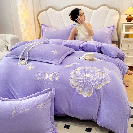 91家纺网 家纺一手货源 找家纺 （总）2025大版花卉牛奶绒四件套小香风高克重加厚兔毛绒240g牛奶绒工艺款刺绣花四件套婴儿宝宝兔兔绒法莱金貂绒刺绣花四件套