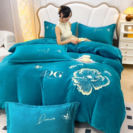 91家纺网 家纺一手货源 找家纺 （总）2025大版花卉牛奶绒四件套小香风高克重加厚兔毛绒240g牛奶绒工艺款刺绣花四件套婴儿宝宝兔兔绒法莱金貂绒刺绣花四件套