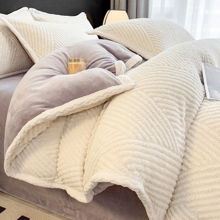 91家纺网 家纺一手货源 找家纺 （总）悦织语 2025新款提花塔芙绒被套毯大包边宽边款四件套