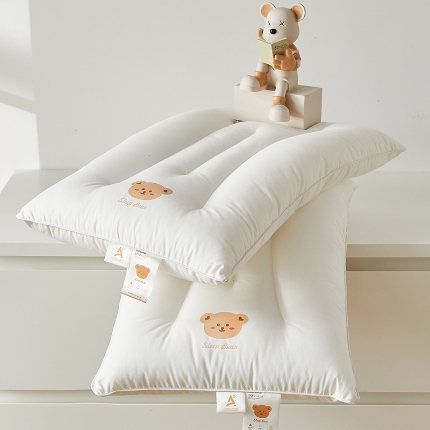 91家纺网 家纺一手货源 找家纺 （总）乐可 2024新款A类全棉元气小熊儿童枕学生枕头枕芯 风格一