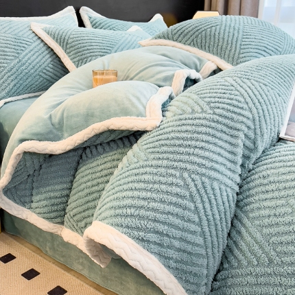 91家纺网 家纺一手货源 找家纺 悦织语 2025新款提花塔芙绒被套毯大包边宽边款四件套 斜纹竖条-浅灰蓝