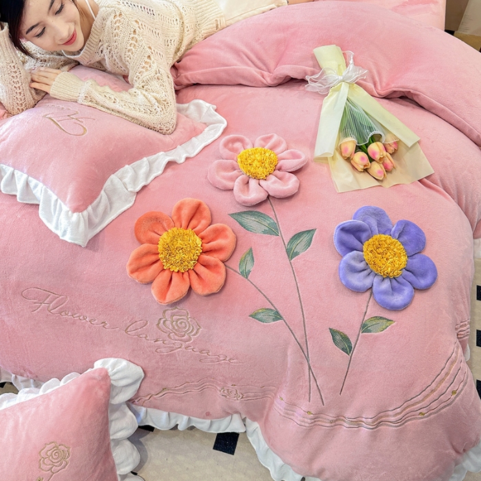 91家纺网 家纺一手货源 找家纺 （总）9斤高端韩版少女心法式公主风贴布绣花牛奶绒四件套小清新绒兔毛绒法莱绒床盖被套丝绒兔毛绒法莱绒床盖被套