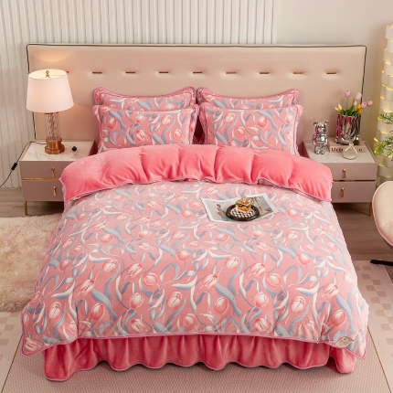 91家纺网 家纺一手货源 找家纺 （总）博兰蒂 2025新款床裙款高克重牛奶绒印花四件套