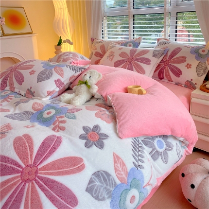 91家纺网 家纺一手货源 找家纺 （总）2025新款  雪花绒四件套牛奶绒被套雪花绒被套金貂绒四件套塔芙绒被套羊羔绒雕花绒四件套直播跨境外贸