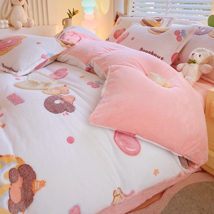 91家纺网 家纺一手货源 找家纺 （总）2025新款  雪花绒四件套牛奶绒被套雪花绒被套金貂绒四件套塔芙绒被套羊羔绒雕花绒四件套直播跨境外贸