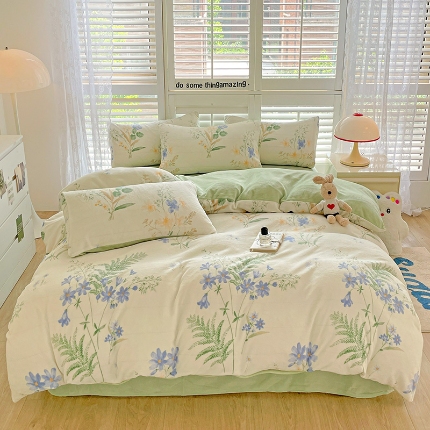 91家纺网 家纺一手货源 找家纺 2024新款小清新牛奶绒印花四件套床单款床笠款套件单被套