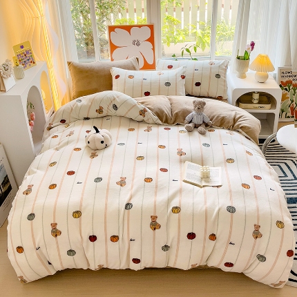 91家纺网 家纺一手货源 找家纺 2024新款小清新牛奶绒印花四件套床单款床笠款套件单被套