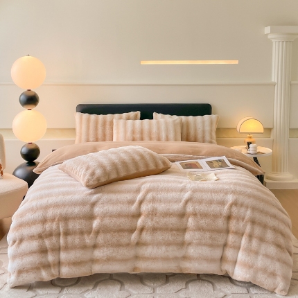 91家纺网 家纺一手货源 找家纺 （总）经年 2025年新款 450高克重 兔兔绒牛奶绒床裙款四件套-布拉格系列