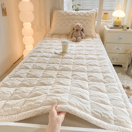 91家纺网 家纺一手货源 找家纺 （总）源舍 2024新款塔芙蓉学生宿舍夹棉床垫