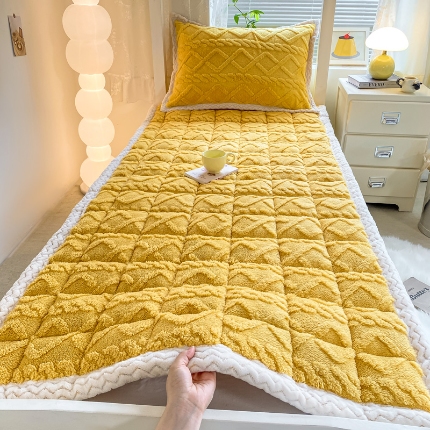 91家纺网 家纺一手货源 找家纺 （总）源舍 2024新款塔芙蓉学生宿舍夹棉床垫