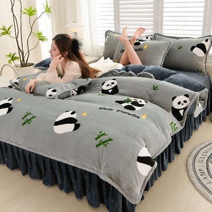 91家纺网 家纺一手货源 找家纺 （总）牵依 2025新款直播床裙小清新印花牛奶绒四件套法兰绒四件套