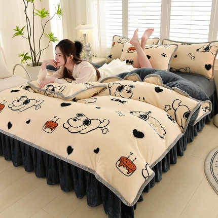 91家纺网 家纺一手货源 找家纺 （总）牵依 2025新款直播床裙小清新印花牛奶绒四件套法兰绒四件套