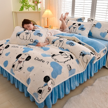 91家纺网 家纺一手货源 找家纺 牵依 2025新款直播床裙小清新印花牛奶绒四件套法兰绒四件套 幸运狗