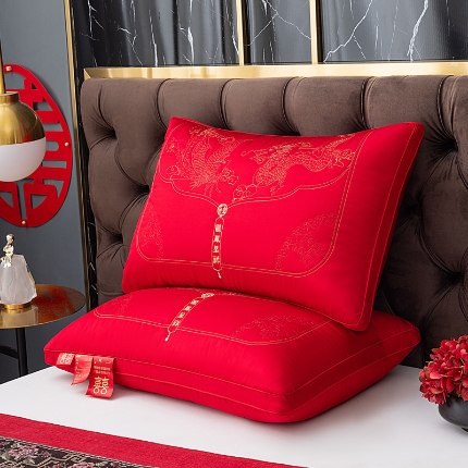 91家纺网 家纺一手货源 找家纺 （总）2024新款吾家有喜 龙凤呈祥婚庆枕 跨界艺术美学（包装拆开不退不换）