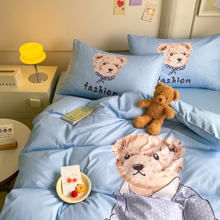 91家纺网 家纺一手货源 找家纺 （总）经年 2025新款 学生季40S-13372大版全棉卡通四件套-小熊比尔