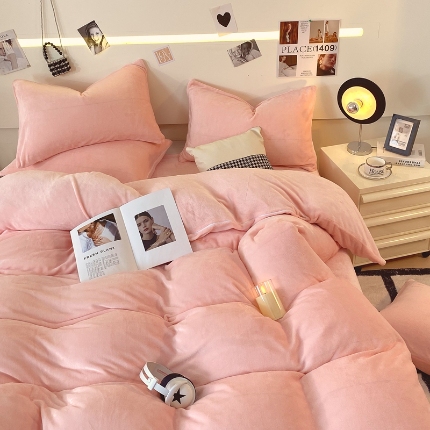 91家纺网 家纺一手货源 找家纺 （总）2025新款 【风格二】纯色牛奶绒四件套牛奶绒被套雪花绒被套塔芙绒被套金貂绒四件套雕花绒四件套直播跨境外贸