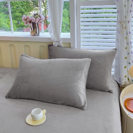 91家纺网 家纺一手货源 找家纺 （总）2025新款 纯色牛奶绒枕套枕头套
