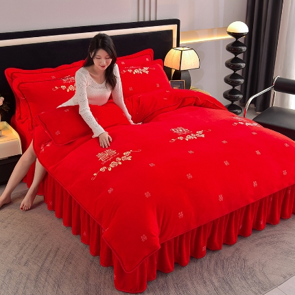 91家纺网 家纺一手货源 找家纺 （总）佳品居 2025新款8斤床裙款牛奶绒四件套