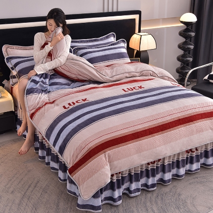 91家纺网 家纺一手货源 找家纺 （总）佳品居 2025新款8斤床裙款牛奶绒四件套