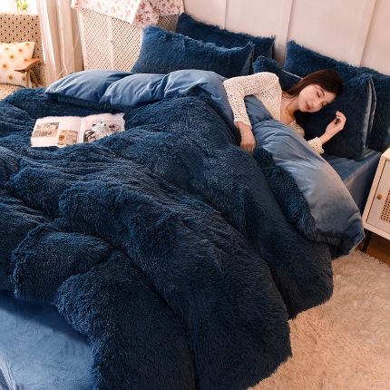 91家纺网 家纺一手货源 找家纺 （总）经年 2025年新款纯色水貂绒水晶绒长毛绒保暖牛奶绒兔绒四件套