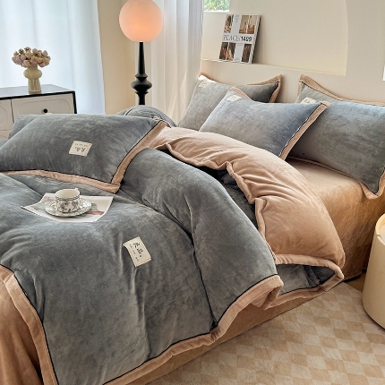 91家纺网 家纺一手货源 找家纺 （总）喜梦缘 2025新款高克重纯色牛奶绒宽边工艺款四件套