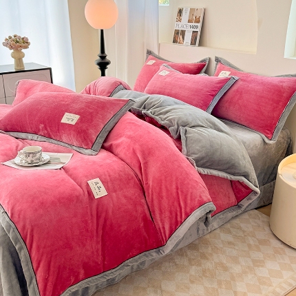 91家纺网 家纺一手货源 找家纺 （总）喜梦缘 2025新款高克重纯色牛奶绒宽边工艺款四件套