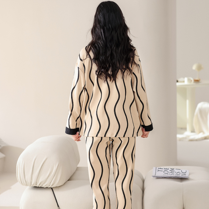 91家纺网 家纺一手货源 找家纺 洛兰沙 春秋季纯棉开衫翻领睡衣少女卡通甜美长袖可外穿家居服套装 715女