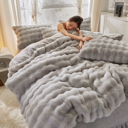 91家纺网 家纺一手货源 找家纺 2025兔兔绒七彩泡泡四件套渐变色彩纯色泡泡牛奶绒四件套