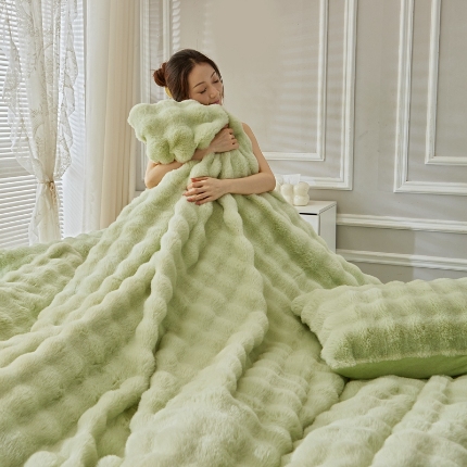 91家纺网 家纺一手货源 找家纺 2025兔兔绒七彩泡泡四件套渐变色彩纯色泡泡牛奶绒四件套